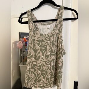 Old Navy Green and Cream Leaf Pattern Tank Top